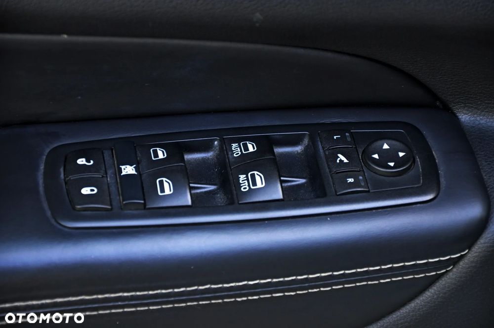 Jeep Grand Cherokee - 19