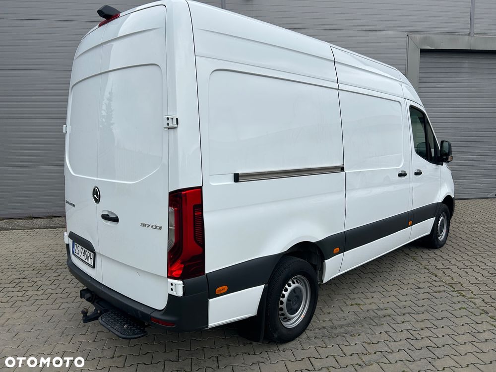 Mercedes-Benz Sprinter - 22