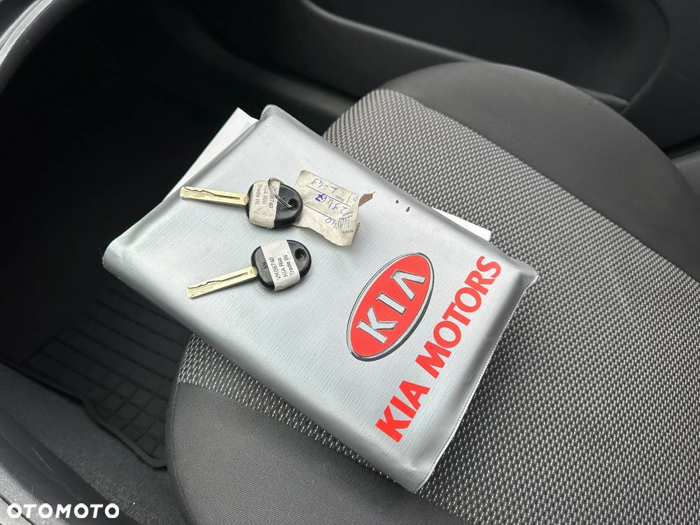 Kia Rio 1.4 Spirit - 8