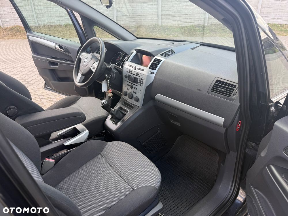 Opel Zafira 1.6 - 25