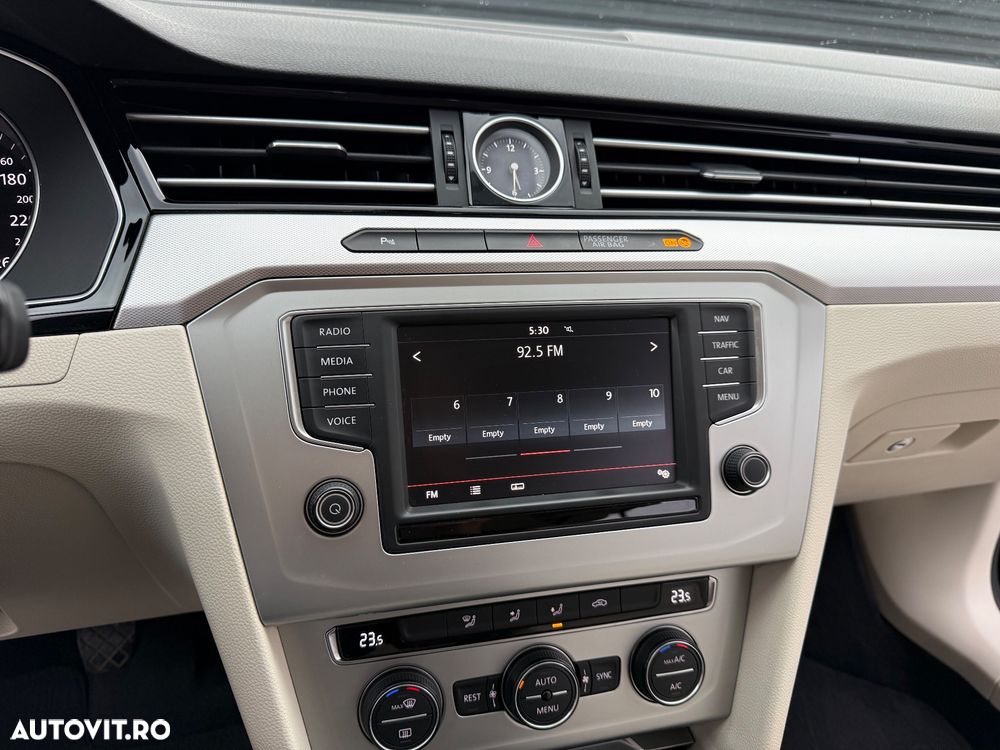 Volkswagen Passat - 15