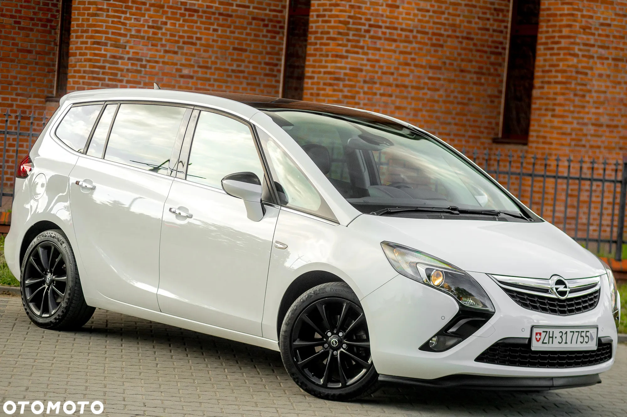Opel Zafira 1.4 Turbo (ecoFLEX) Start/Stop Business Edition - 2