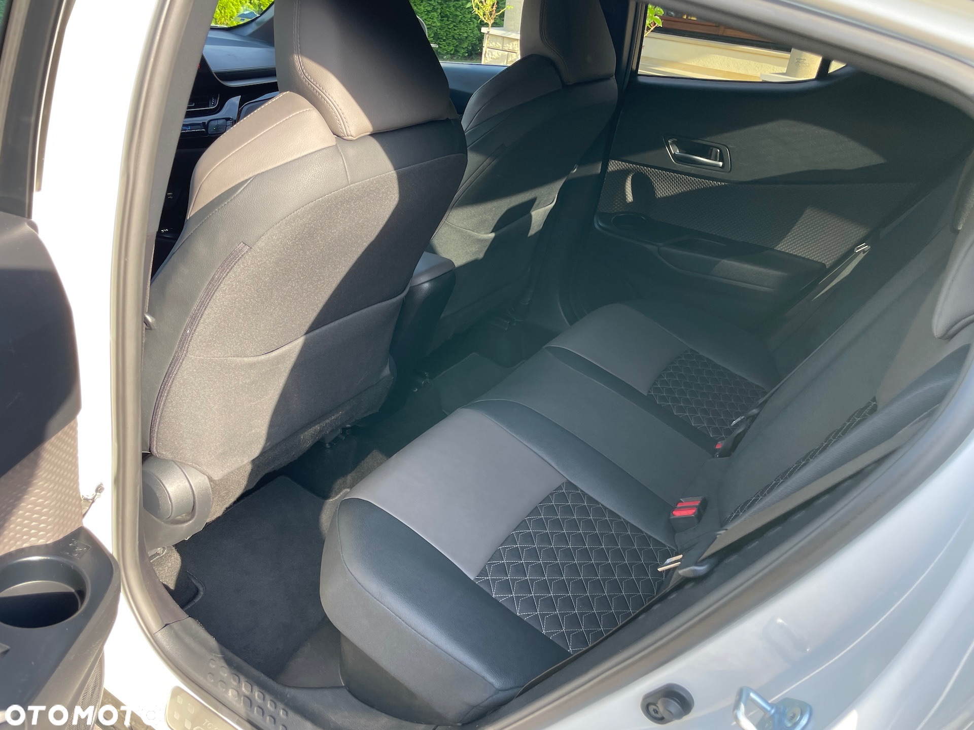Toyota C-HR 2.0 Hybrid GR Sport - 16
