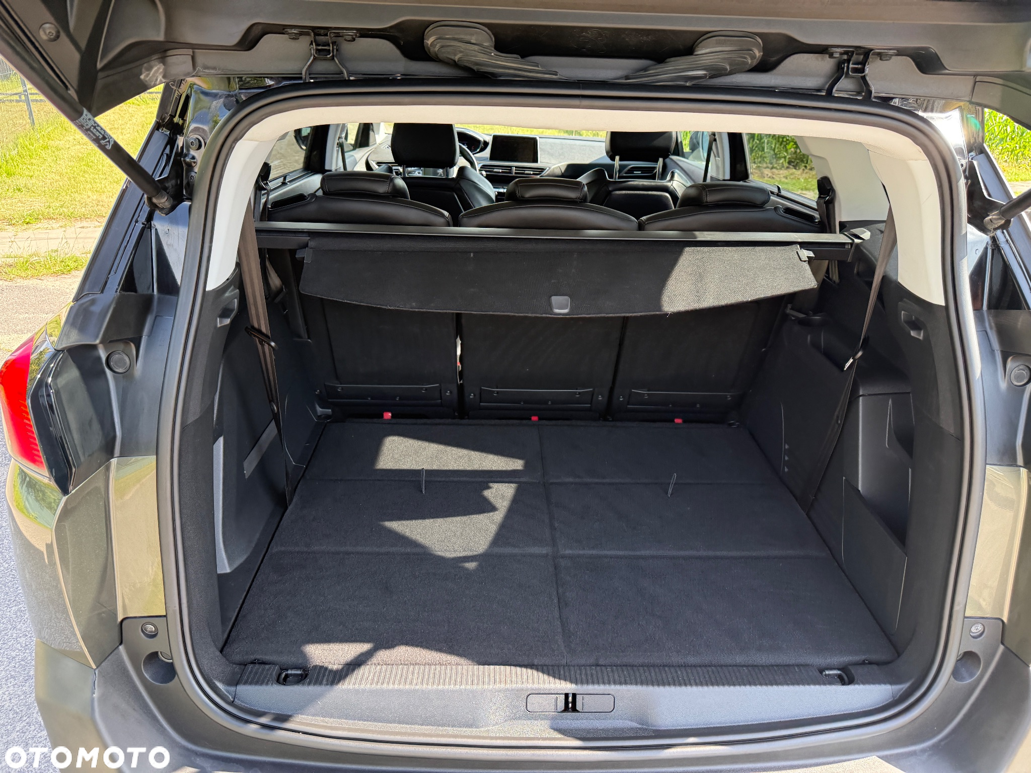 Peugeot 5008 1.2 PureTech Allure Pack S&S EAT8 - 12