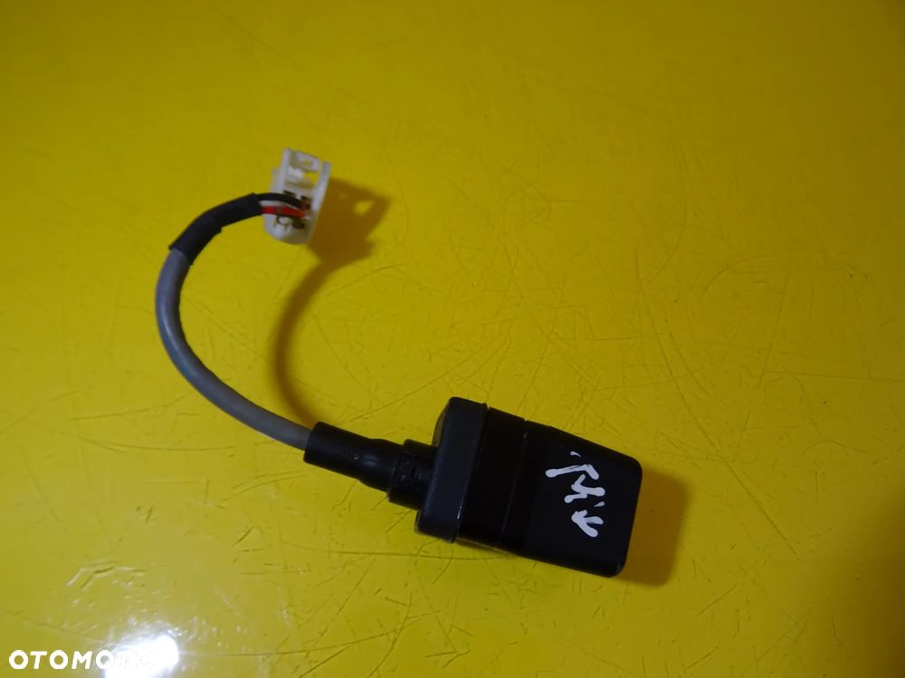 KAMERA COFANIA TYŁ MAZDA 5 C236-67RC0 / K6021 - 10