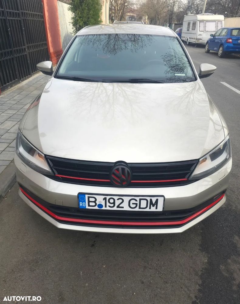 Volkswagen Jetta 2.0 TDI Comfortline - 2