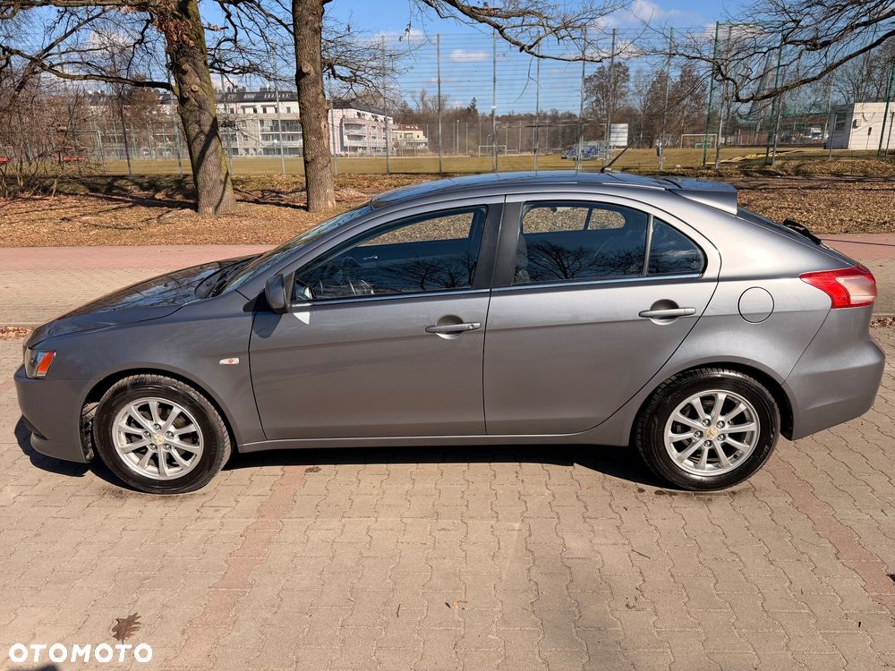 Mitsubishi Lancer 1.6 Inform - 2