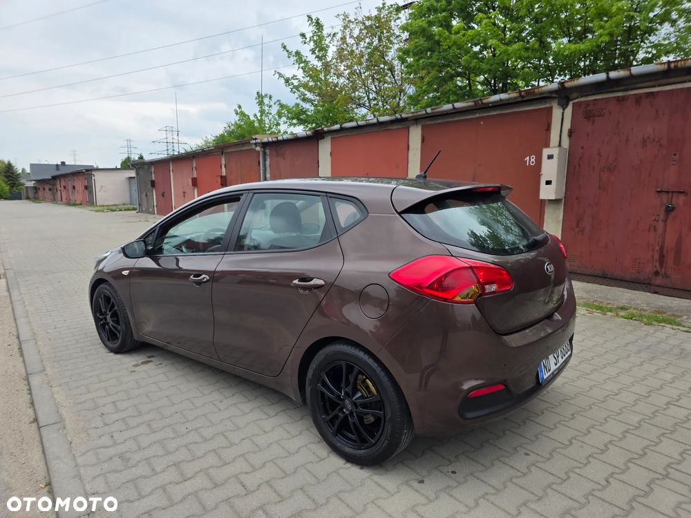 Kia Ceed 1.6 GDI L - 32