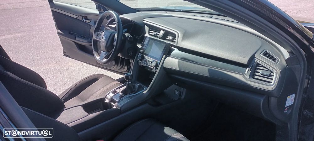 Honda Civic 1.0 i-VTEC Elegance Navi - 19