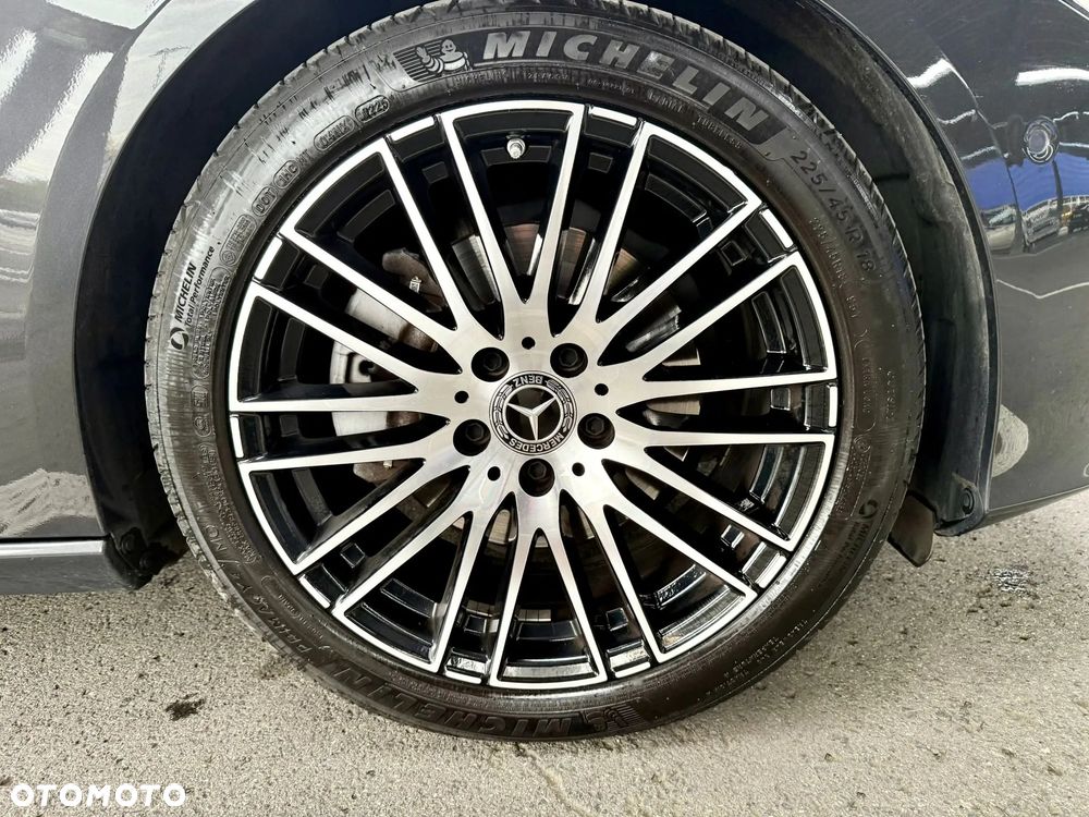 Mercedes-Benz Klasa C 200 mHEV 4-Matic - 13
