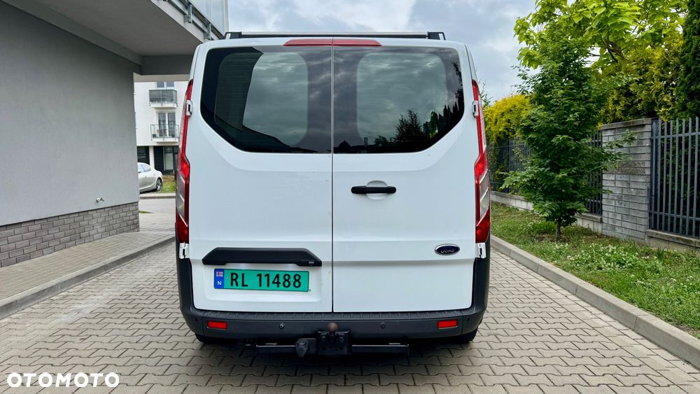 Ford Transit Custom L2H2 średni  xenon kamera idealny 2.0 TDCI blaszak krótki L1H2 VAT FV faktura 23% 3 miejsca / osobowy blaszak podwójne drzwi z obu stron - 6