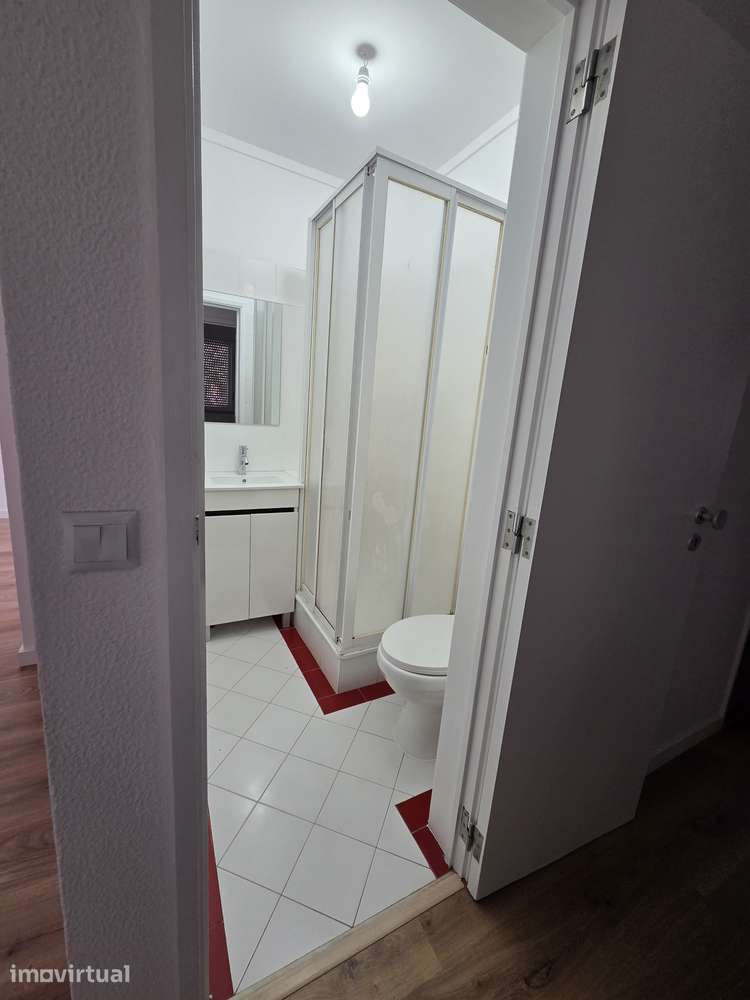 Apartamento T3 semi remodelado à venda - Queluz Monte Abraão - Grande imagem: 3/13