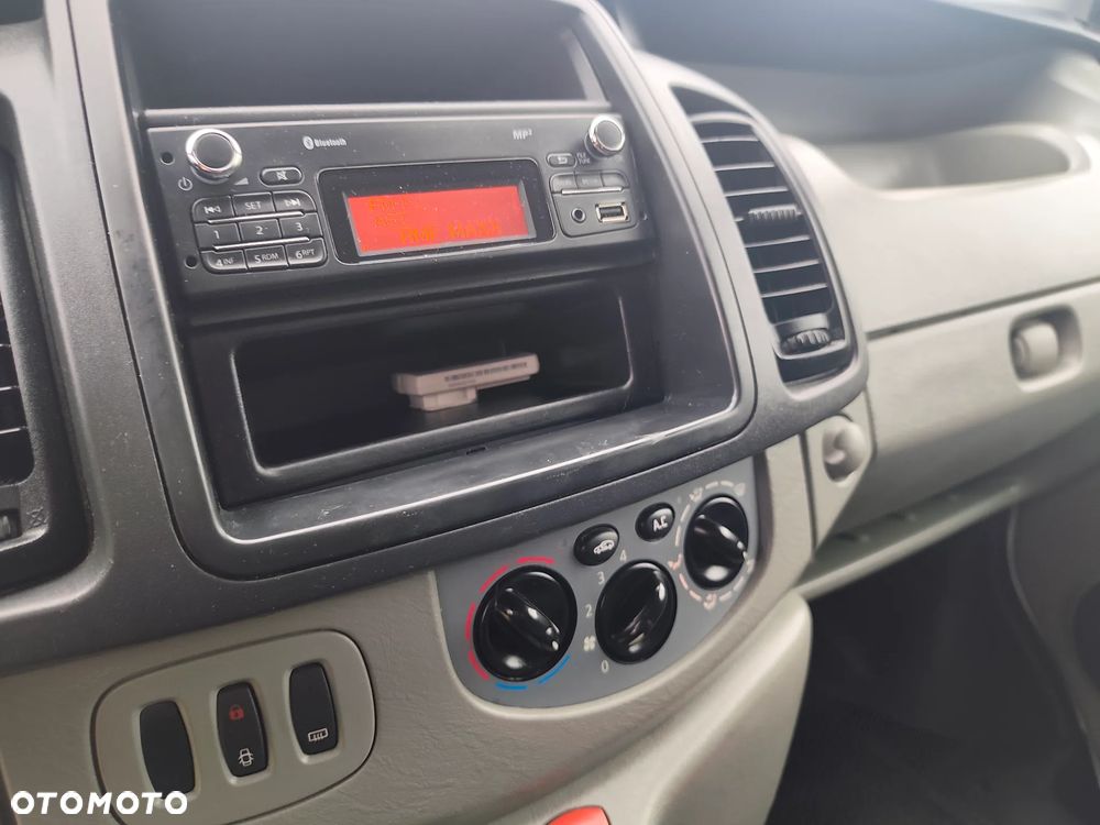 Renault Trafic - 22