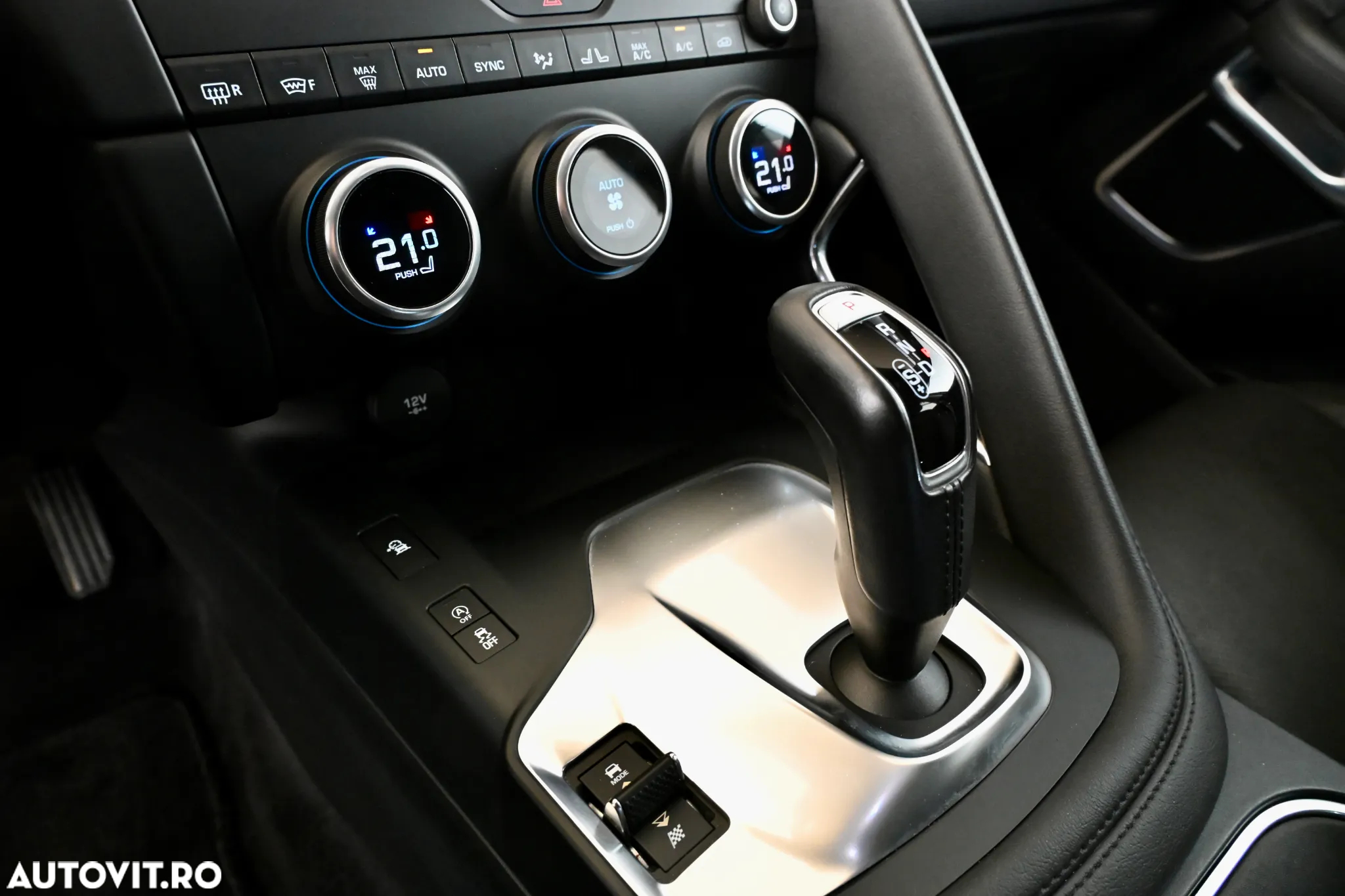 Jaguar E-Pace P250 AWD R-Dynamic Black - 22