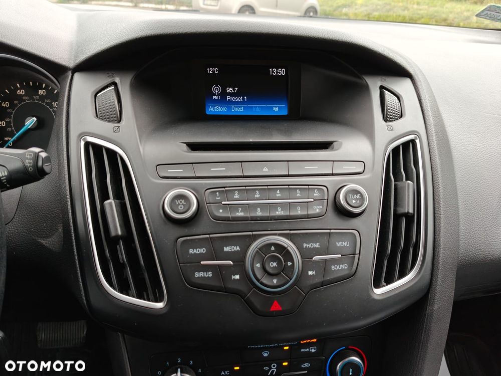 Ford Focus 2.0 16V Ghia - 14