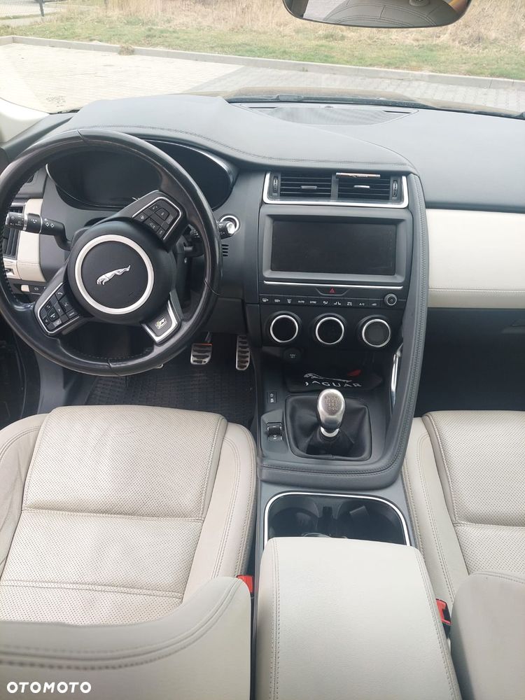 Jaguar E-Pace 2.0 i4D FWD R-Dynamic SE - 12