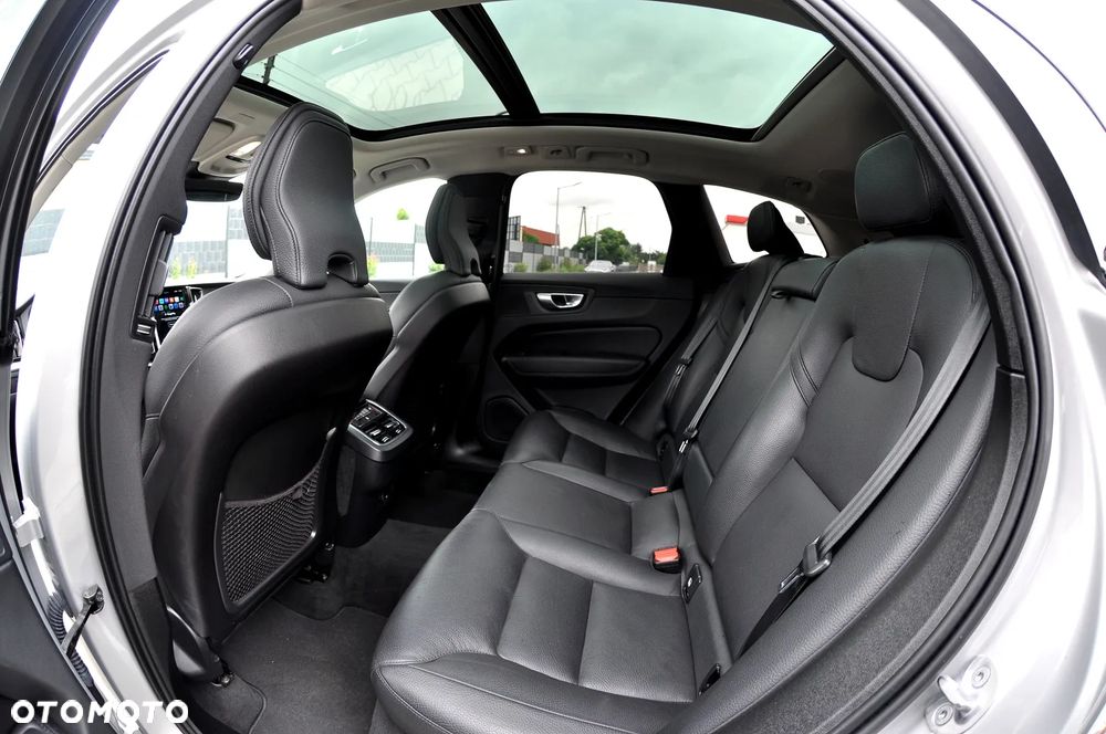 Volvo XC 60 B4 D Geartronic RDesign - 31