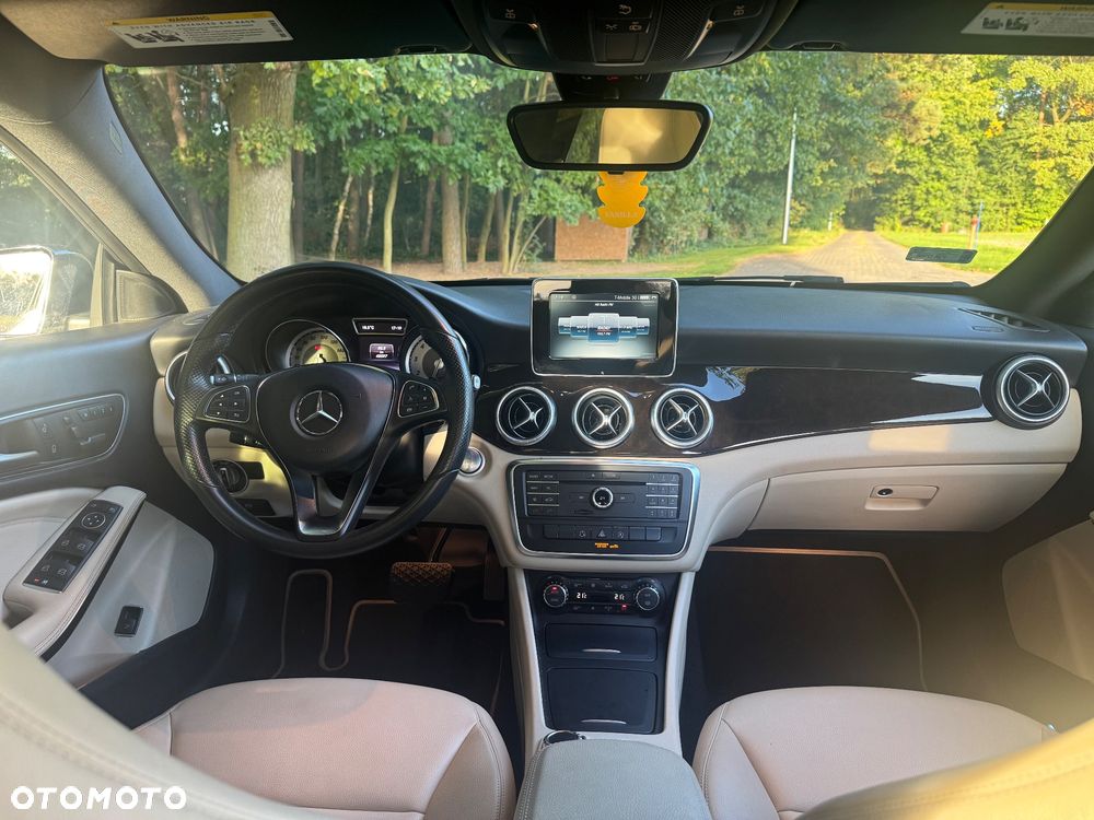 Mercedes-Benz CLA - 9