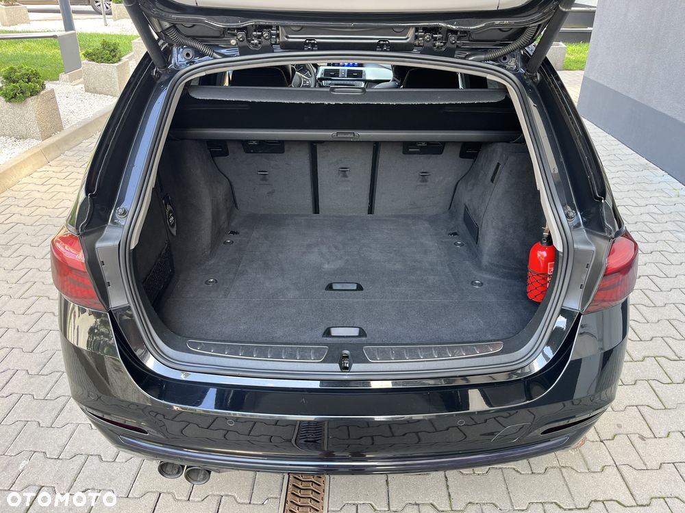 BMW Seria 3 320d Sport Line Shadow - 32
