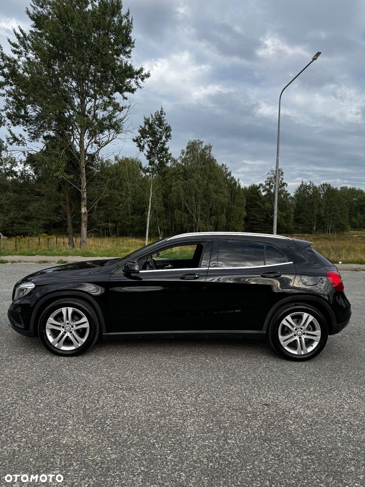 Mercedes-Benz GLA 200 d 7G-DCT - 4