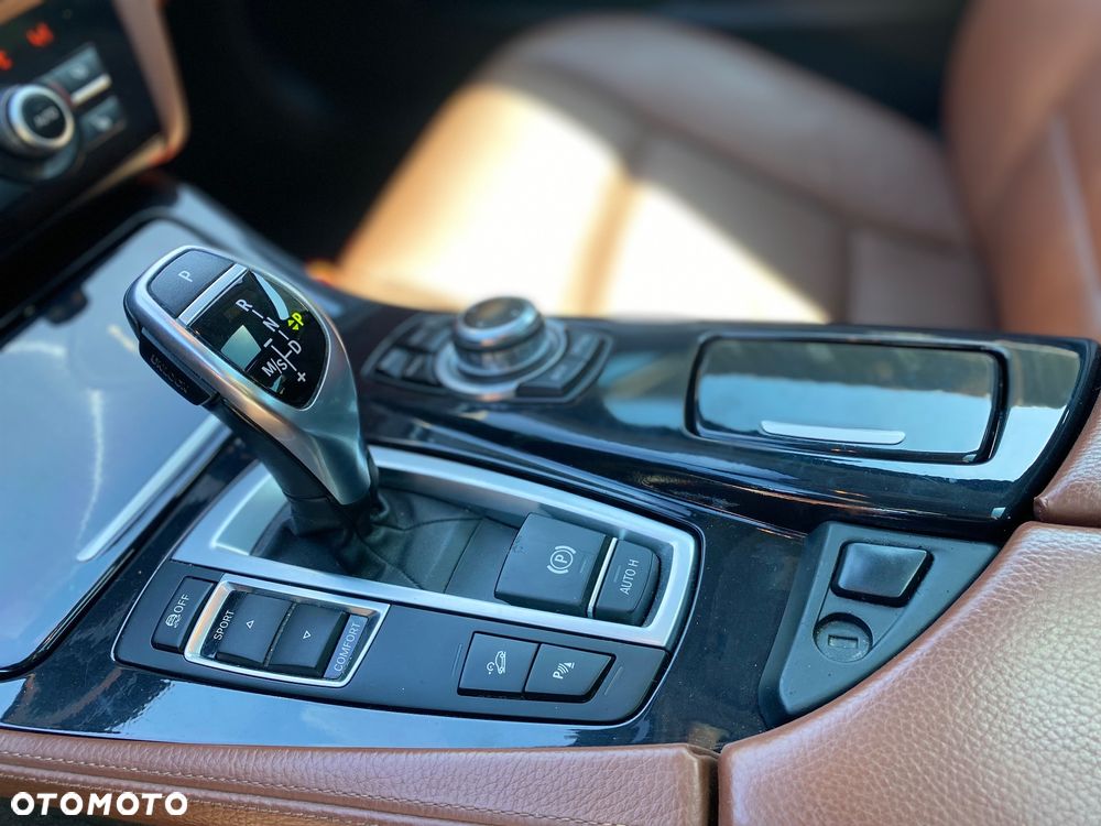 BMW Seria 5 525d xDrive - 7