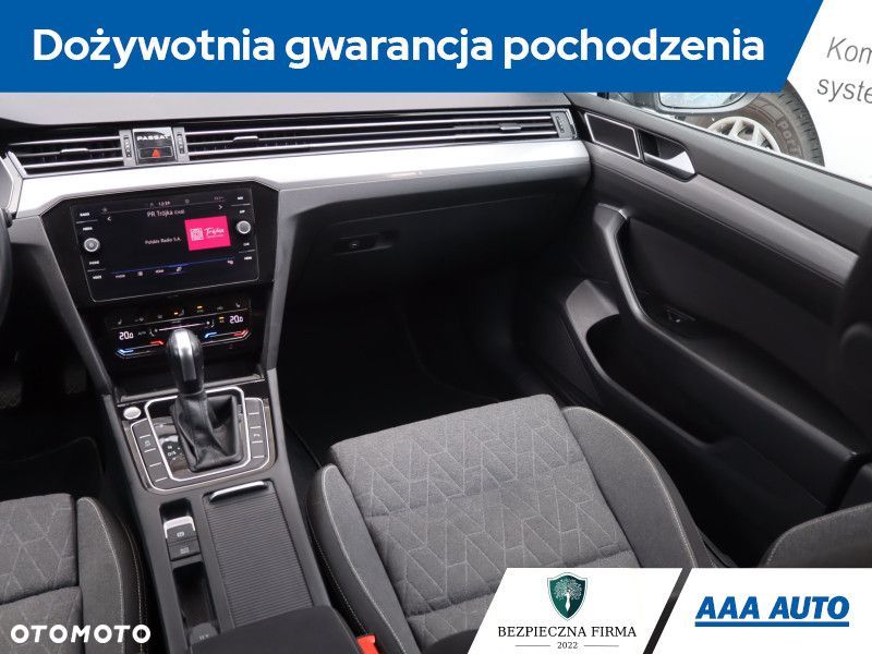 Volkswagen Passat Variant - 10