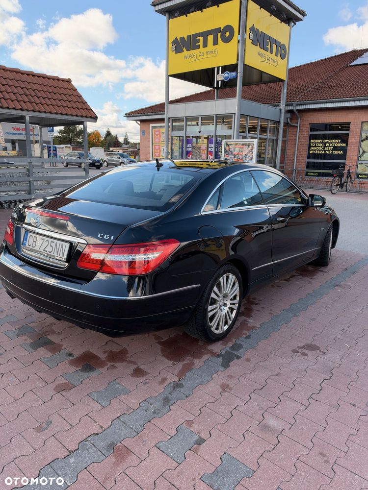 Mercedes-Benz E-Class 2009 photo 5