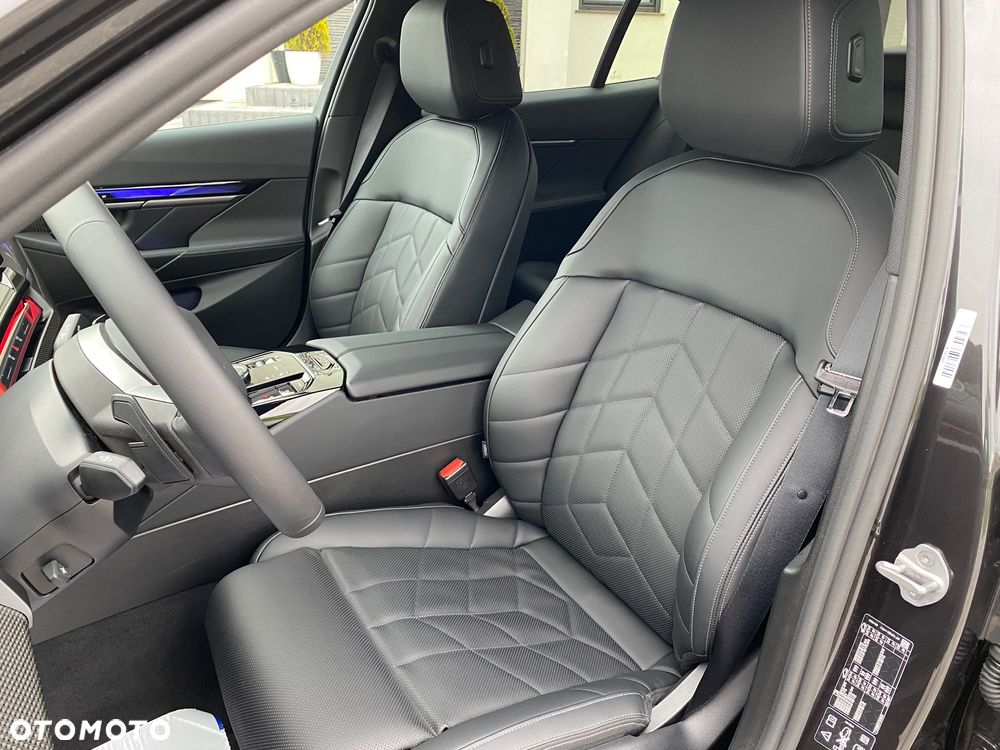 BMW Seria 5 520d xDrive - 24