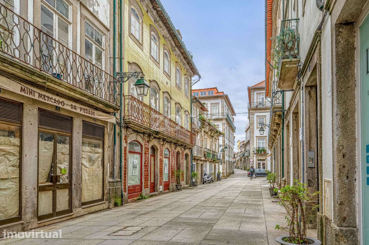 Prédio no Centro Histórico de Viana do Castelo - Grande imagem: 5/54