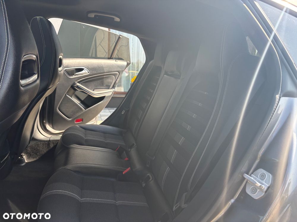 Mercedes-Benz CLA 180 SCORE - 24