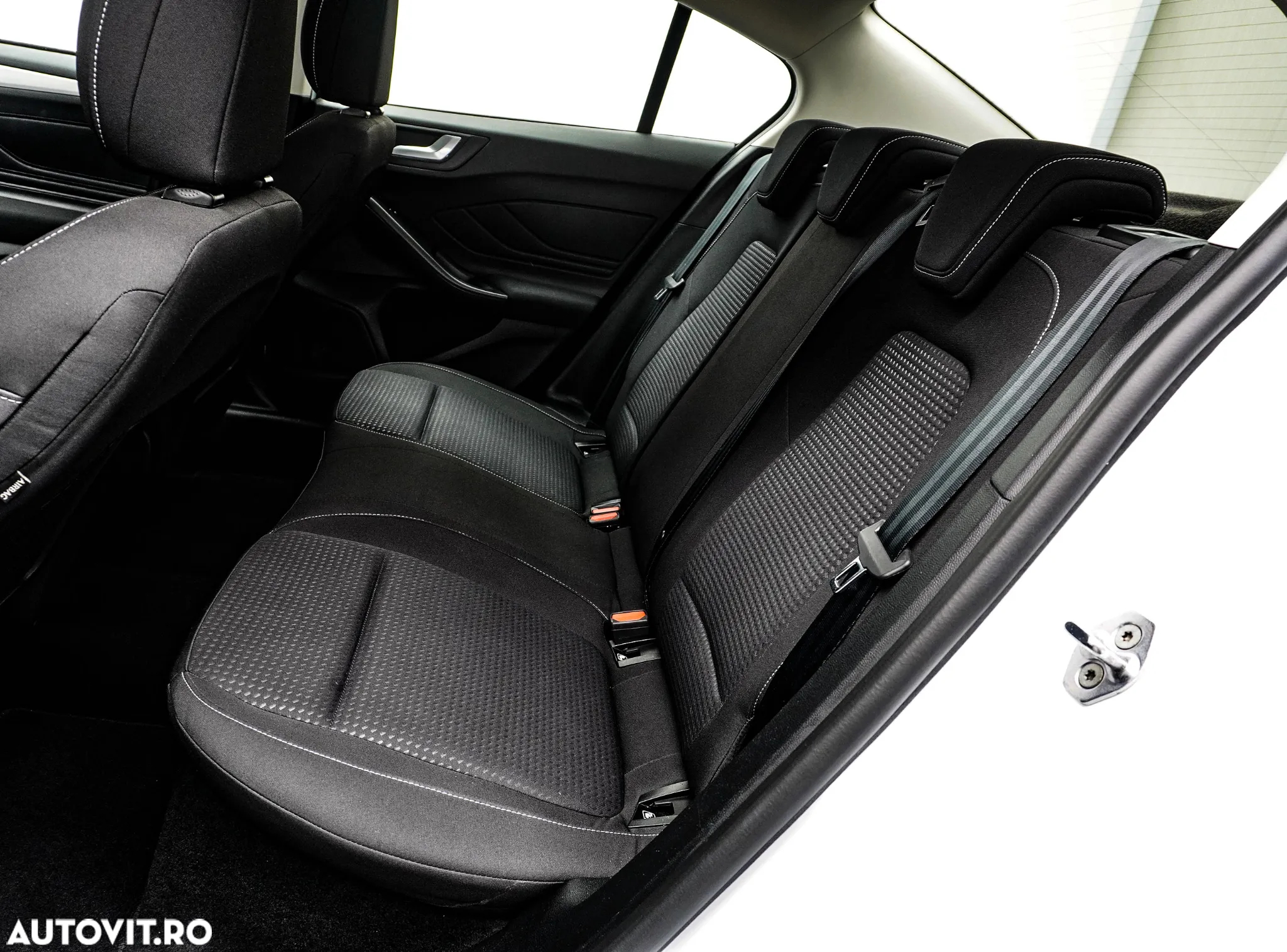 Ford Focus 1.0 EcoBoost Titanium Business - 16