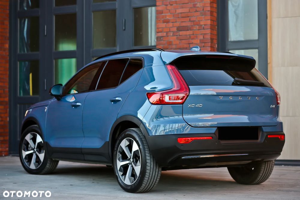 Volvo XC 40 B4 B AWD DKG Ultimate Bright - 11