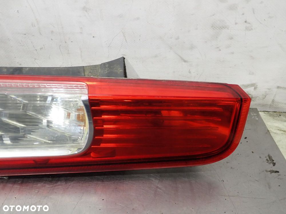 LAMPA PRAWA TYLNA FORD FOCUS MK2 LIFT 1.6 8M51-13404-AB - 3