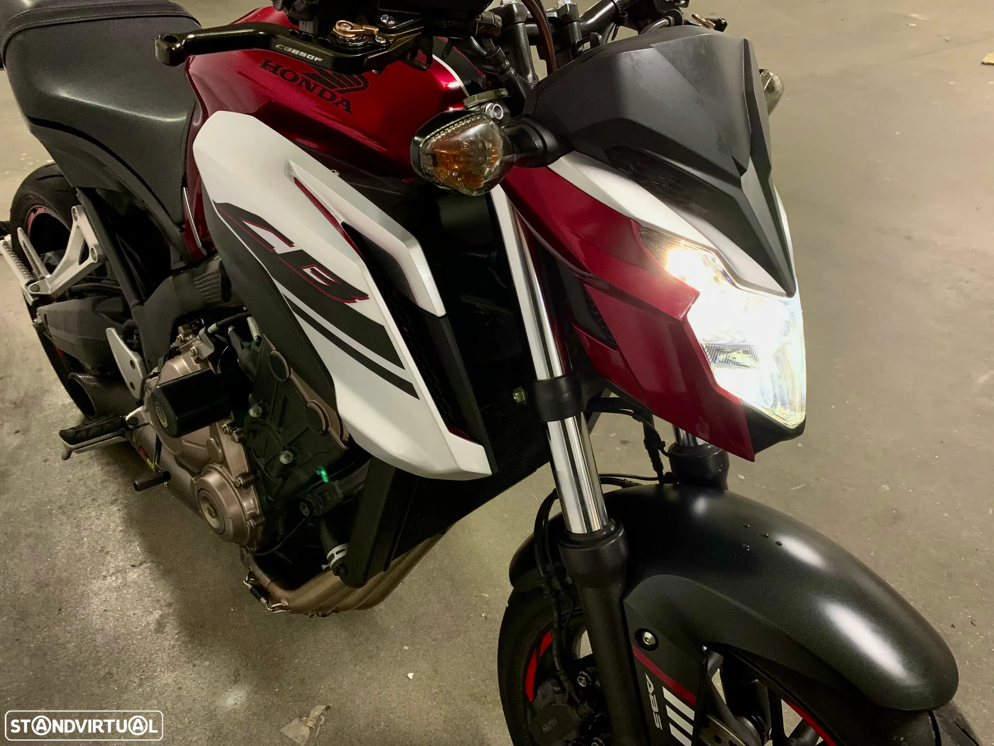 Honda CB 650F AKRAPOVIC 2018 - 17