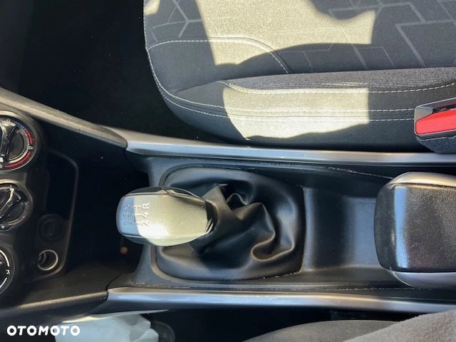 Peugeot 2008 BlueHDi 100 Active - 19