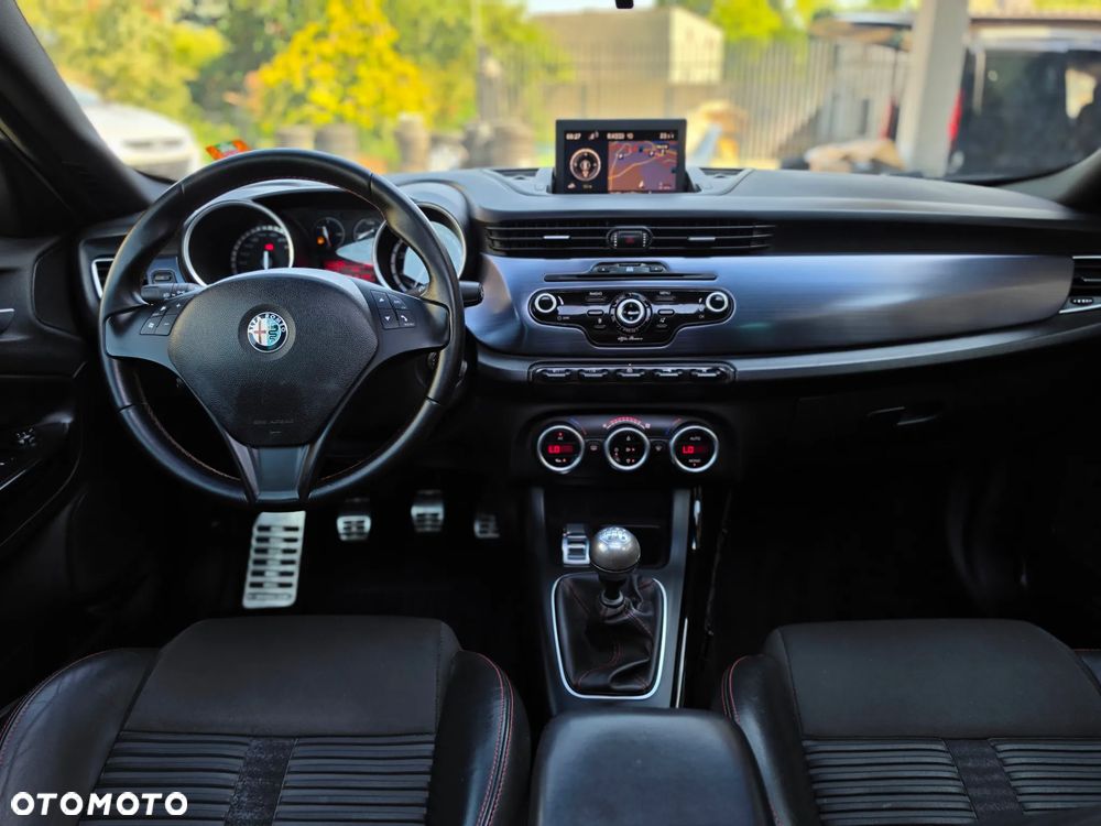 Alfa Romeo Giulietta - 33