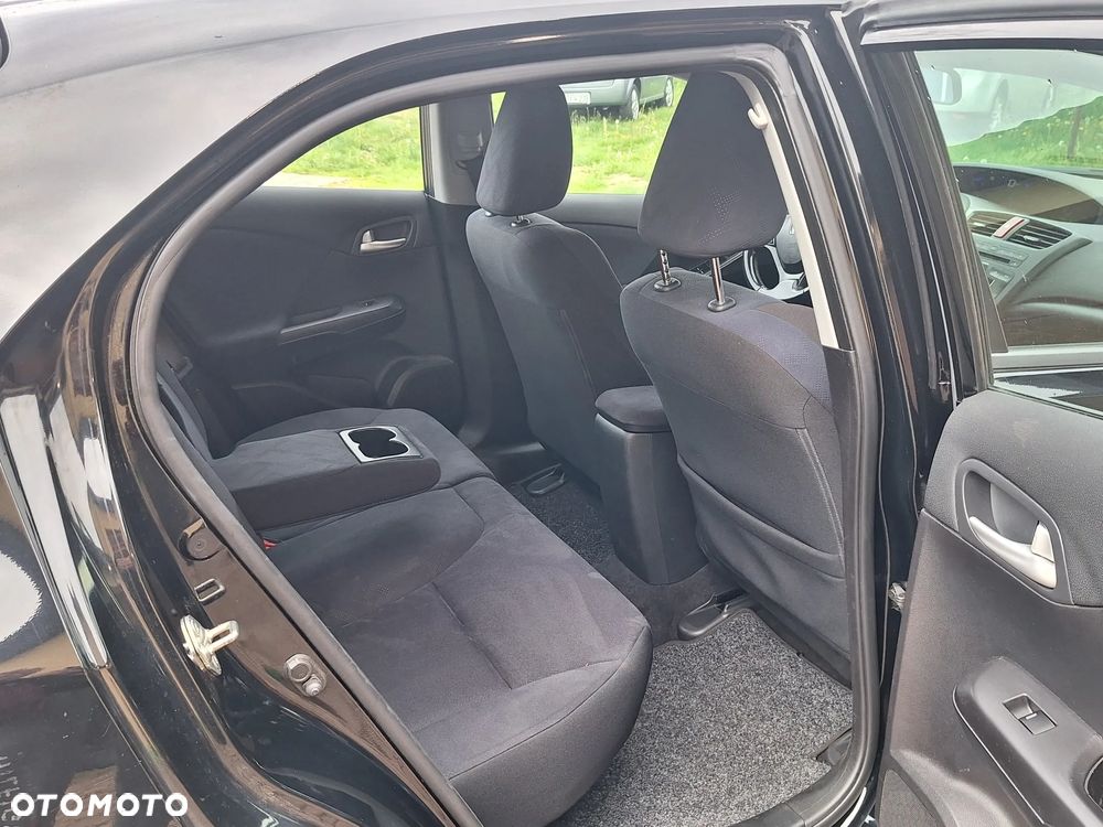 Honda Civic 1.8 i-VTEC Executive Black Edition - 7