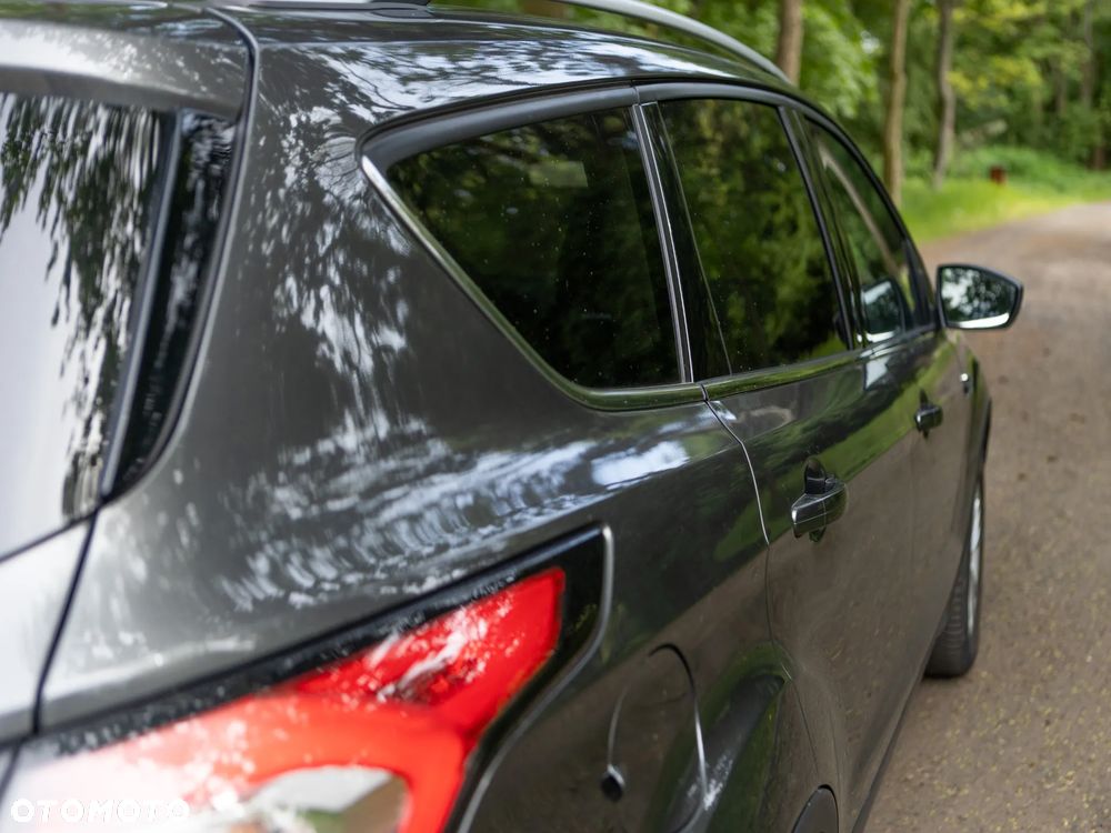 Ford Kuga - 12