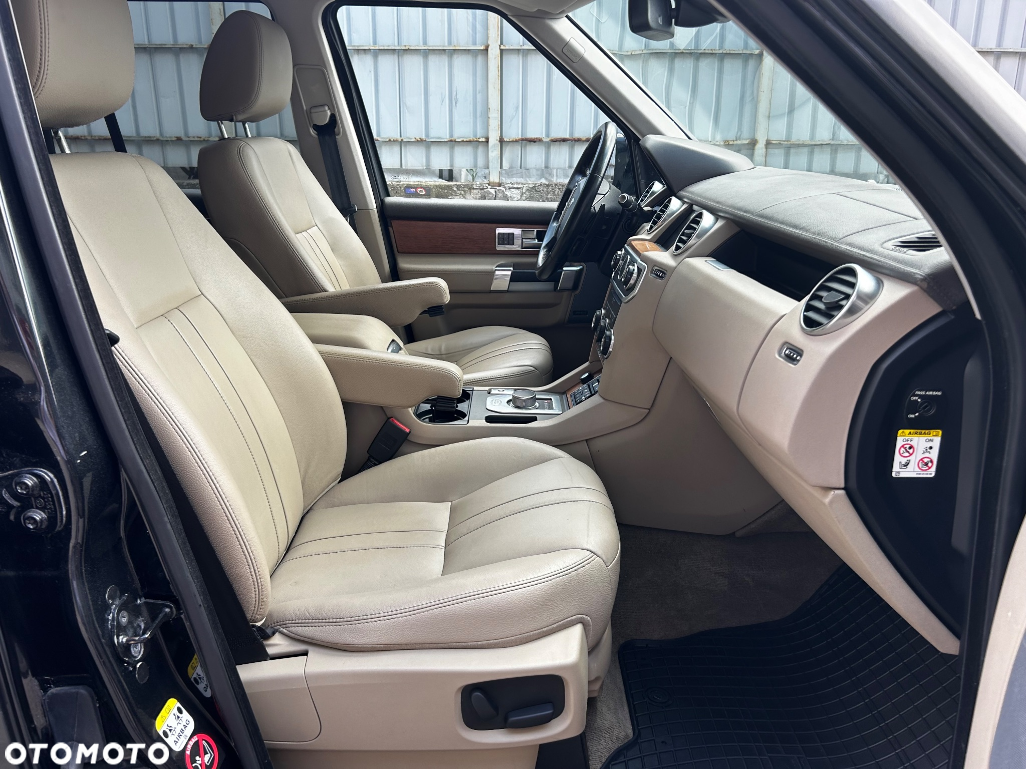 Land Rover Discovery IV 3.0 V6 SC HSE - 20