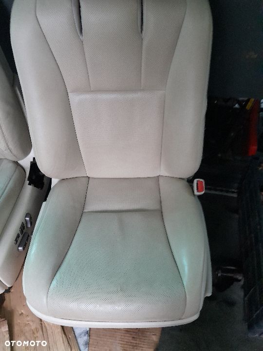Fotele,wnętrze Lexus LS600,LS460. wersja LONG 4 osobowa, 2007-2009r - 2