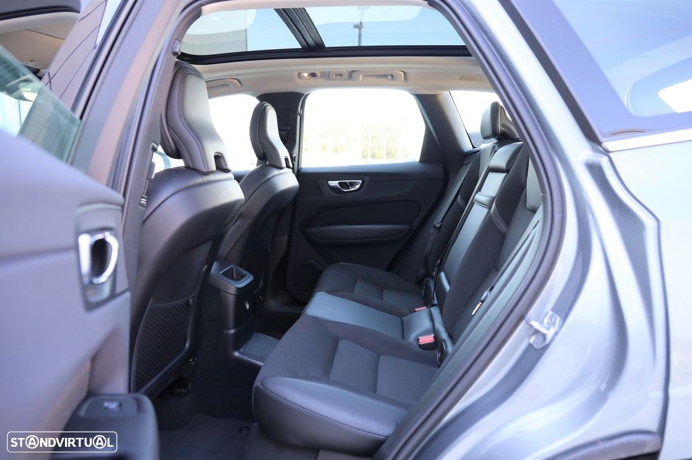 Volvo XC 60 2.0 T8 PHEV Momentum Plus AWD - 14