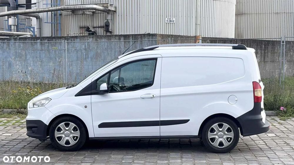 Ford transit courier - 2
