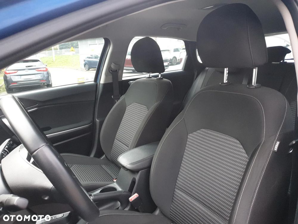 Kia Ceed 1.5 T-GDI M - 11