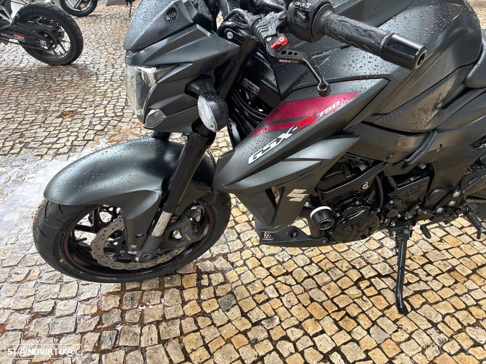 Suzuki GSX 750 S - 12