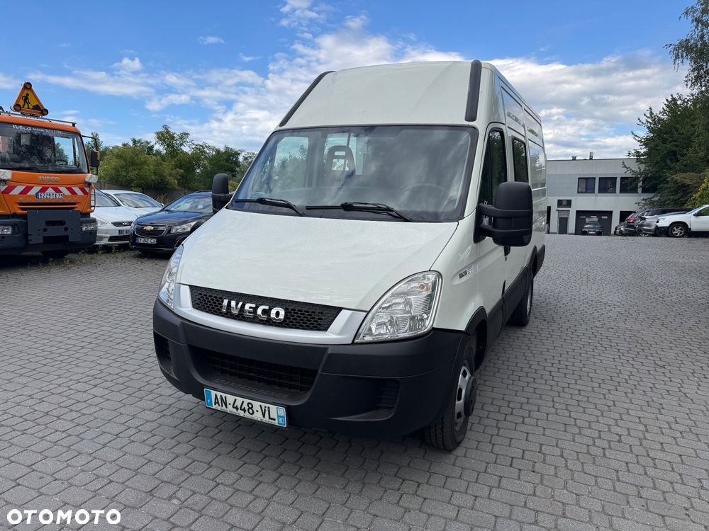 Iveco Daily 2010r. Brygadówka Bliźniak 7 Osobowy Klima 3.5t Na Haku - 2