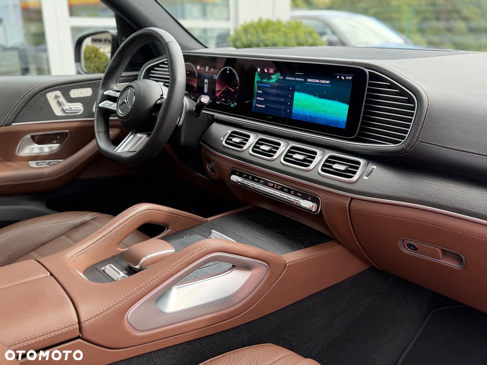 Mercedes-Benz GLS - 21