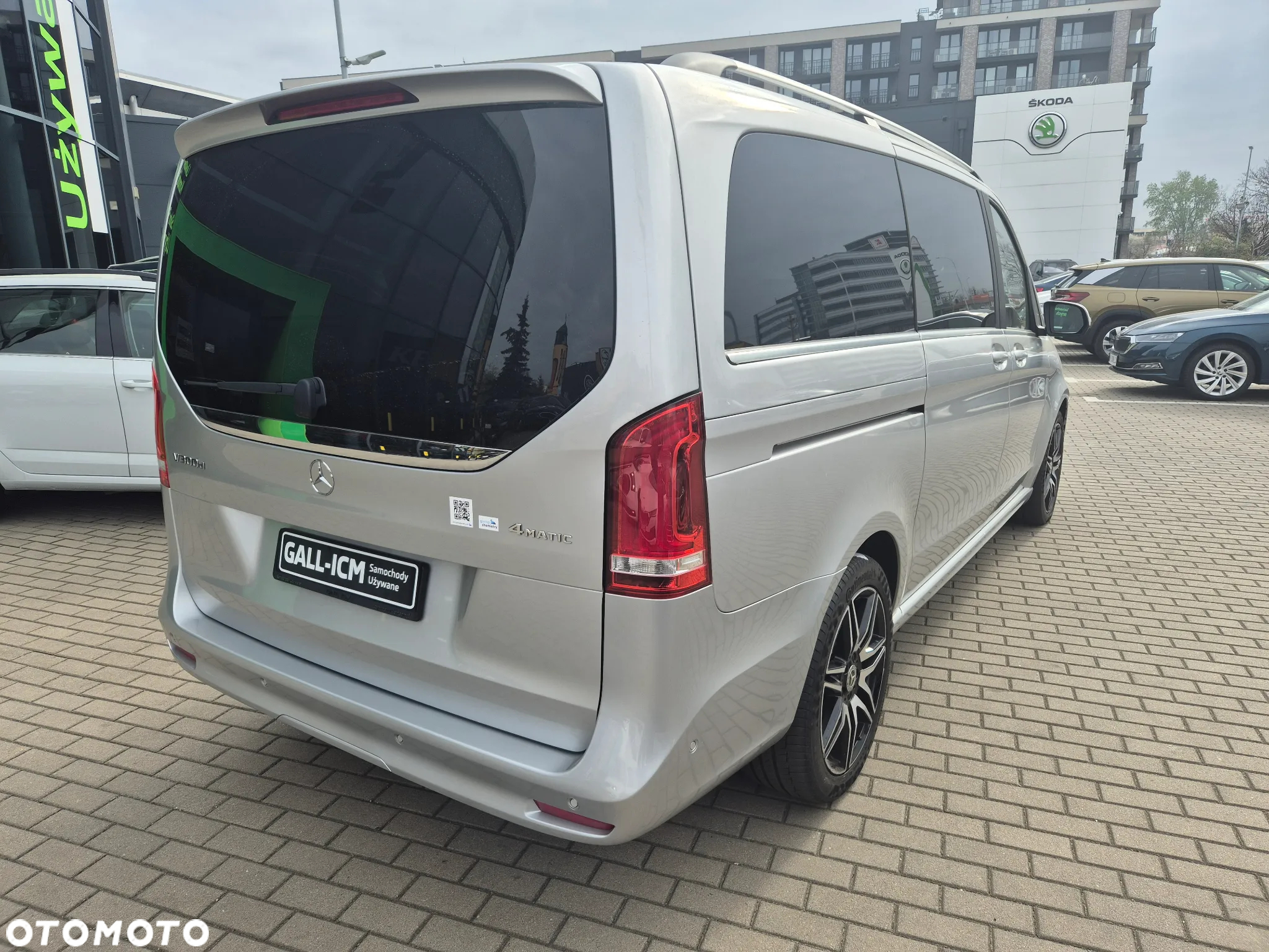 Mercedes-Benz Klasa V 300 d 4-Matic Avantgarde 9G-Tronic (d³ugi) - 4