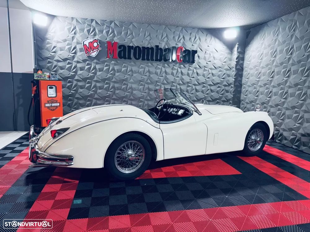 Jaguar XK140 - 17