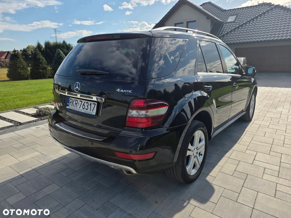 Mercedes-Benz ML 300 CDI 4Matic 7G-TRONIC DPF BlueEFFICIENCY Grand Edition - 5