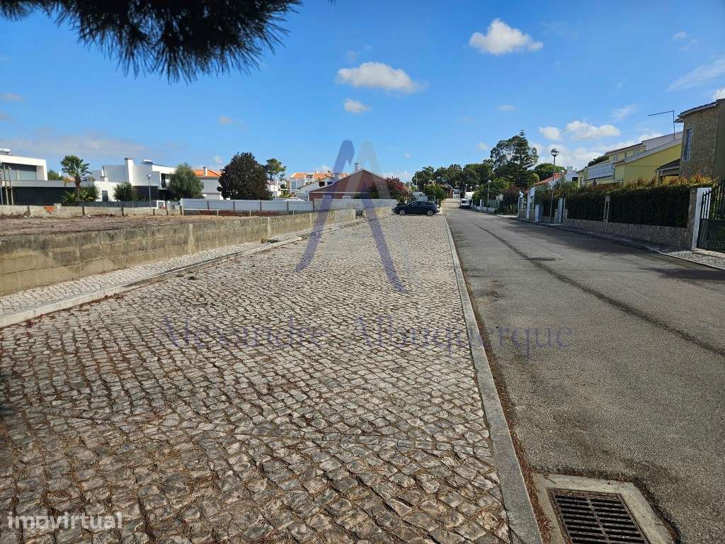 Terreno Urbano totalmente Murado em Lagoa de Albufeira - Grande imagem: 5/17